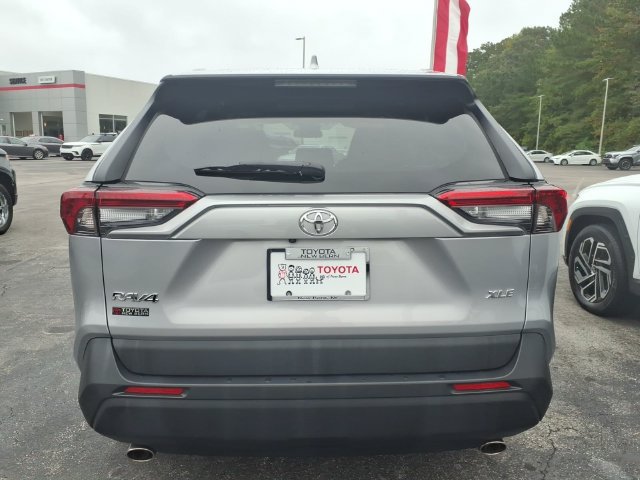 Used 2024 Toyota RAV4 XLE w/ Convenience Package FWD image 2