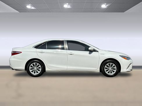 Used 2017 Toyota Camry LE FWD image 7