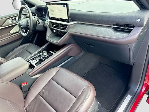 Used 2025 Ford Explorer Platinum RWD image 14