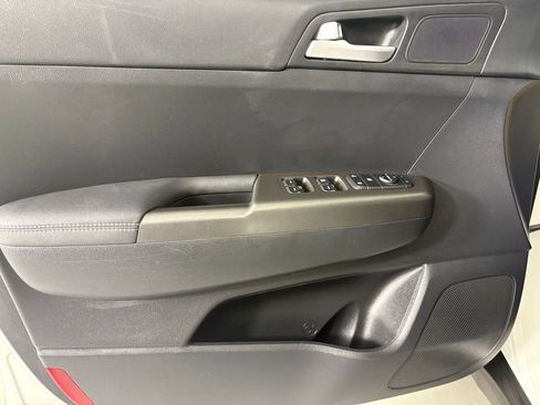 Used 2022 Kia Sportage LX image 13