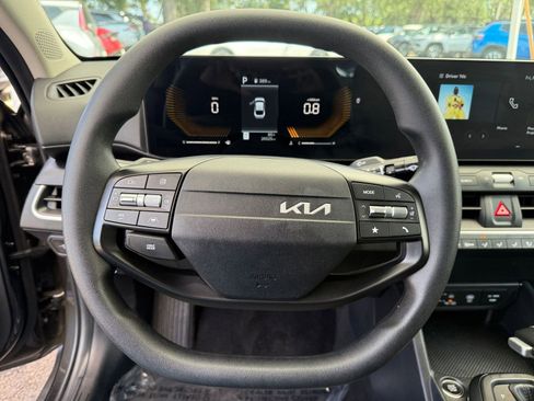 Used 2025 Kia K4 FWD image 25