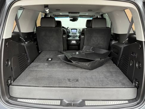 Used 2018 GMC Yukon SLT w/ Premium Edition AWD/4WD image 19