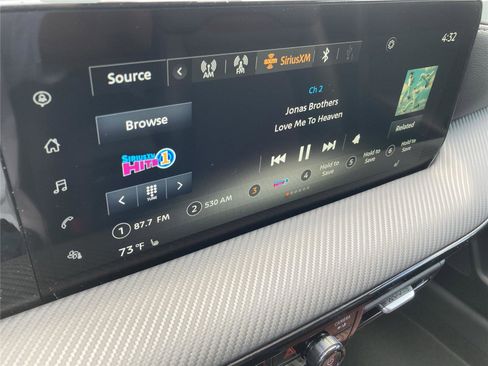 New 2025 Nissan Kicks SR w/ SR Premium Package image 17