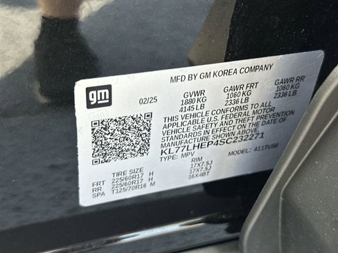 Used 2025 Chevrolet Trax LT w/ LT Convenience Package FWD image 35