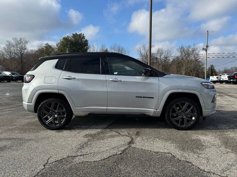 Used 2024 Jeep Compass Limited w/ High Altitude Package image 7