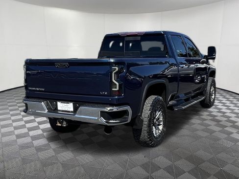 Used 2022 Chevrolet Silverado 3500 LTZ w/ LTZ Convenience Package AWD/4WD image 6