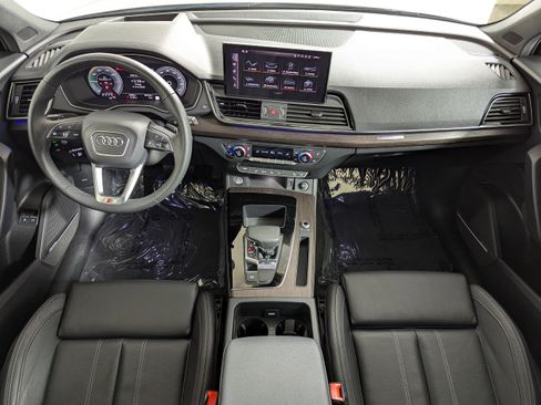 Certified 2024 Audi Q5 e Prestige image 10