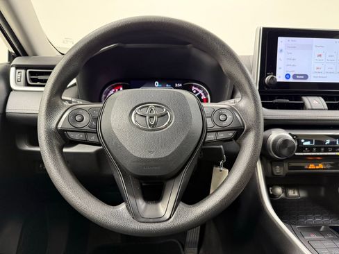 Used 2024 Toyota RAV4 LE AWD/4WD image 20
