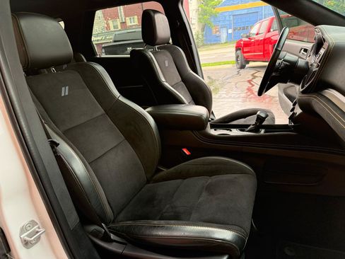 Used 2023 Dodge Durango R/T w/ Hemi Orange Plus Package AWD/4WD image 33