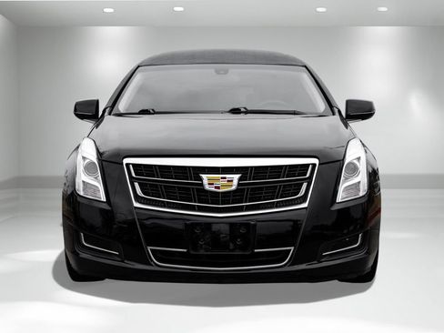 Used 2016 Cadillac XTS image 4