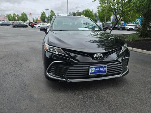 Used 2023 Toyota Camry LE AWD/4WD image 9