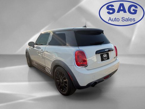 Used 2017 MINI Cooper 2-Door Hardtop FWD image 4