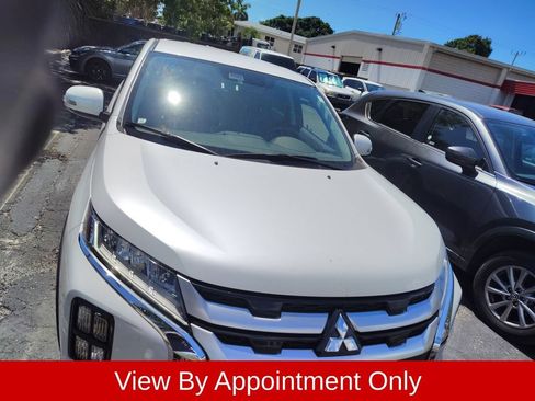 Used 2025 Mitsubishi Outlander Sport SE AWD/4WD image 2