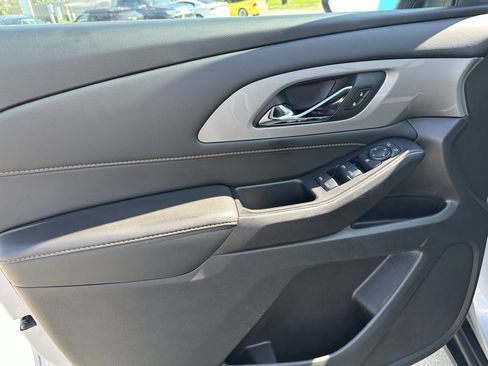 Certified 2021 Chevrolet Traverse LS FWD image 13