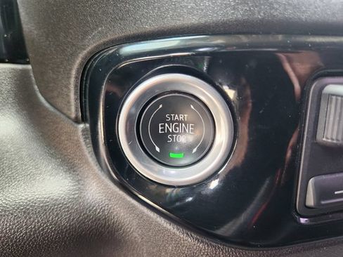 Used 2025 GMC Sierra 1500 SLT RWD image 19
