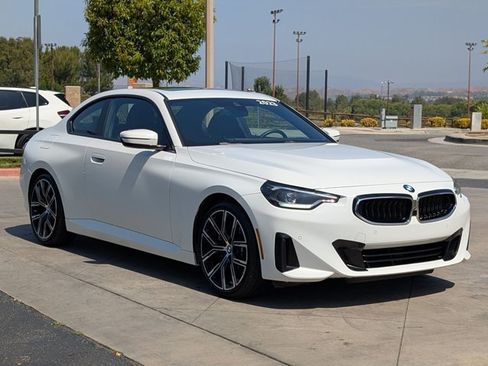 Used 2023 BMW 230i Coupe w/ Convenience Package RWD image 3