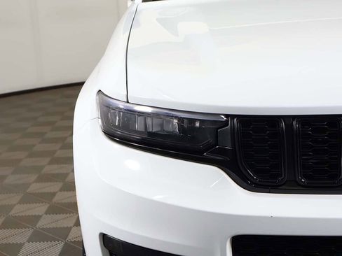 Used 2023 Jeep Grand Cherokee L Altitude image 13