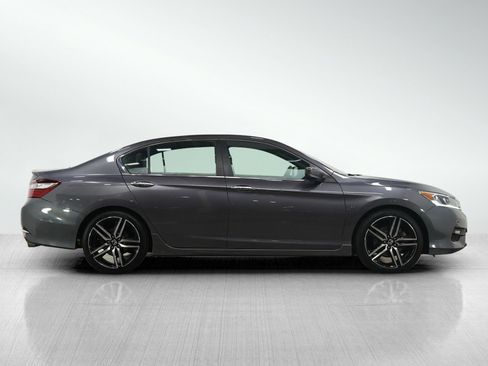 Used 2017 Honda Accord Sport Special Edition image 6