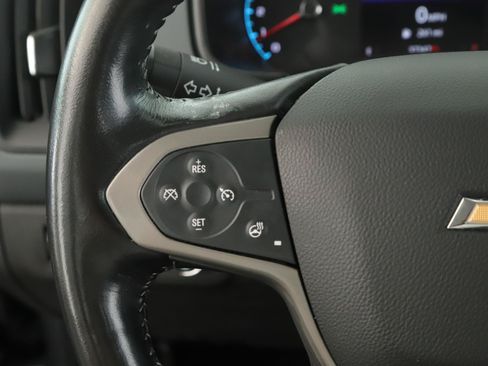 Used 2022 Chevrolet Colorado Z71 AWD/4WD image 10
