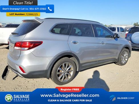 Used 2017 Hyundai Santa Fe SE FWD image 4
