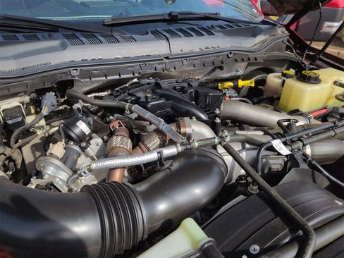 Used 2019 Ford F350 Lariat image 14