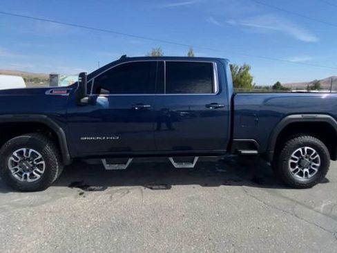 Used 2022 GMC Sierra 3500 SLE w/ SLE Value Package AWD/4WD image 5