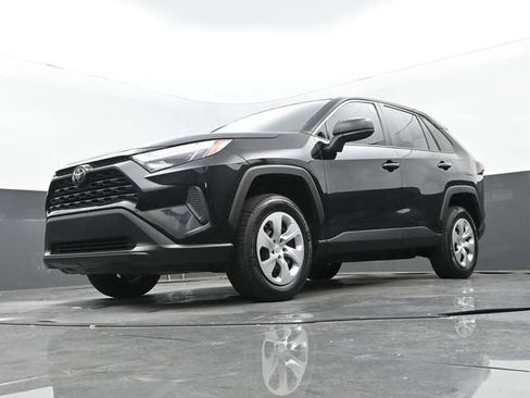Used 2023 Toyota RAV4 LE FWD image 27
