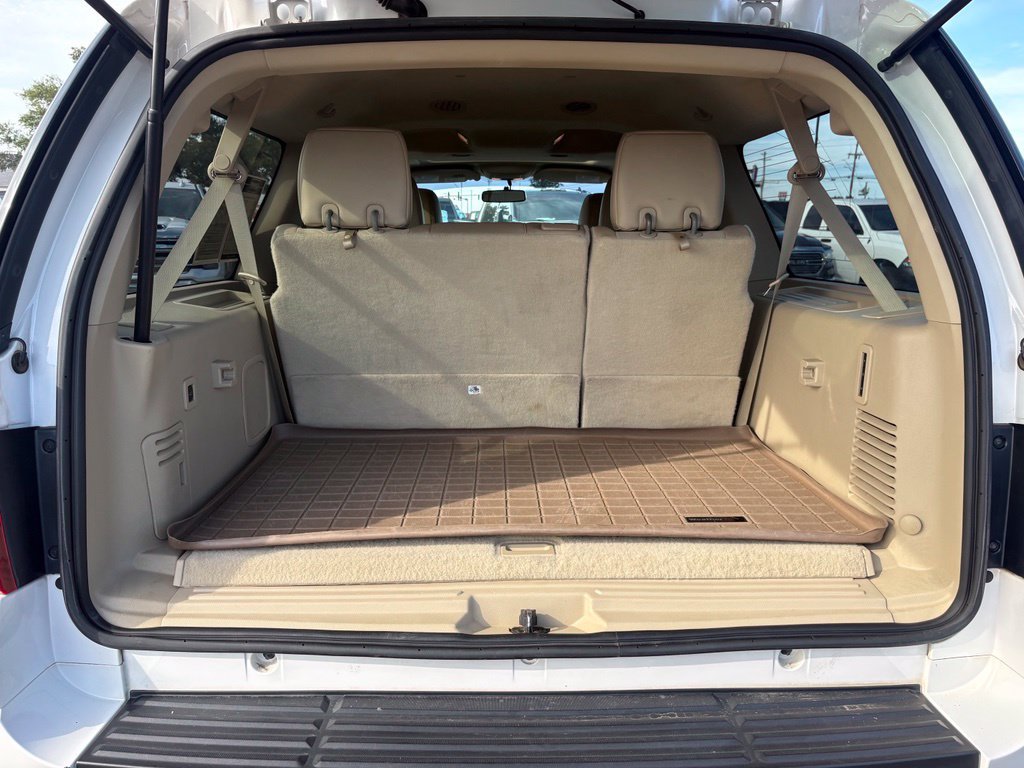 Used 2016 Ford Expedition EL XLT w/ Equipment Group 202A RWD image 7