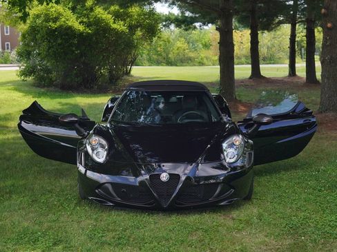 Used 2019 Alfa Romeo 4C Spider RWD image 51