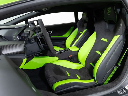 Used 2024 Lamborghini Huracan Sterrato image 5
