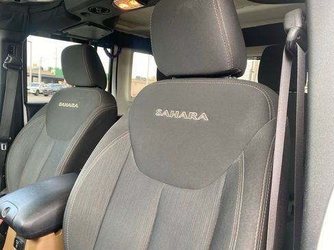 Used 2016 Jeep Wrangler Unlimited Sahara w/ Connectivity Group image 11