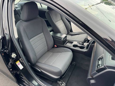 Used 2015 Toyota Camry LE FWD image 15