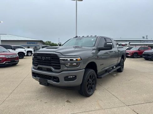 Used 2026 RAM 2500 Laramie AWD/4WD image 3
