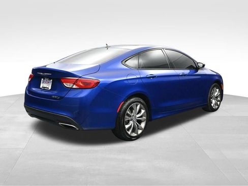 Used 2015 Chrysler 200 S w/ Navigation & Sound Group I FWD image 5