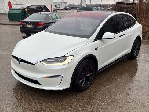 Used 2023 Tesla Model X Plaid image 1
