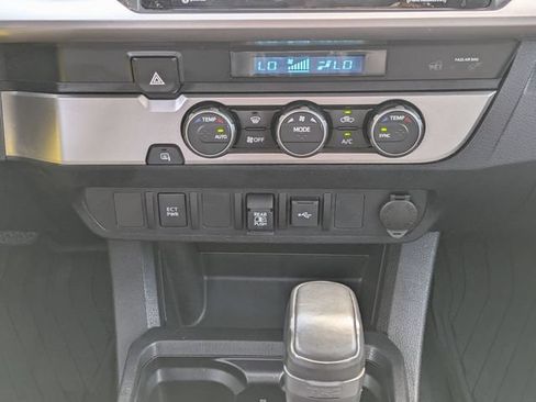 Used 2022 Toyota Tacoma SR5 RWD image 18
