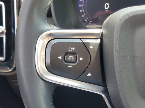 Certified 2024 Volvo XC40 B5 Plus AWD/4WD image 21