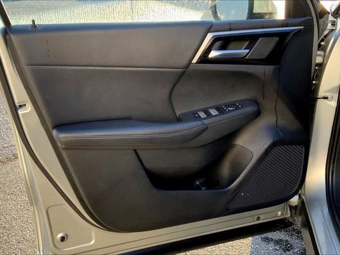 Used 2023 Mitsubishi Outlander SE image 20