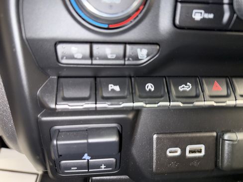 Used 2021 Chevrolet Silverado 1500 LTZ AWD/4WD image 40