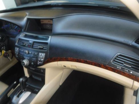Used 2011 Honda Crosstour EX-L image 29