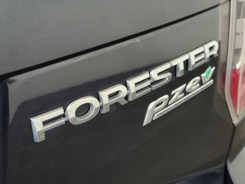 Used 2016 Subaru Forester 2.5i Premium w/ All-Weather Package image 11