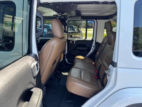 Used 2020 Jeep Wrangler Unlimited Sahara AWD/4WD image 13