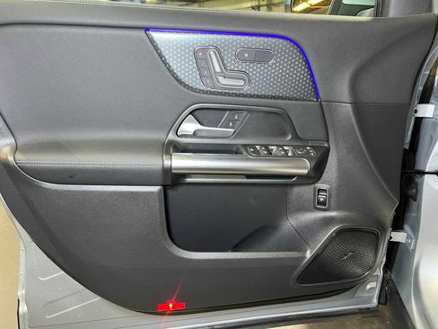 Used 2025 Mercedes-Benz GLA 250 4MATIC image 22