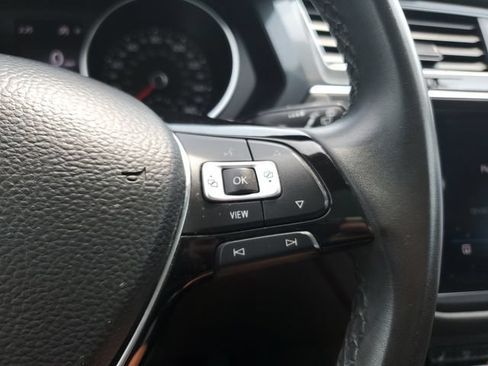 Used 2020 Volkswagen Tiguan SE w/ Panoramic Sunroof Package FWD image 23
