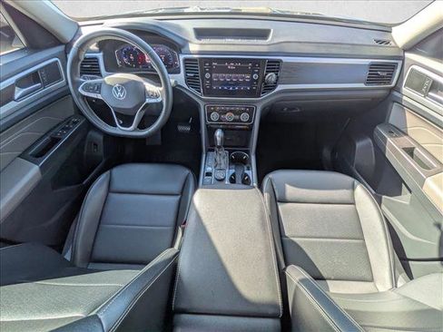 Used 2022 Volkswagen Atlas SE w/ Black Wheel Package image 18