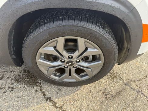 Certified 2024 Kia Seltos S image 16