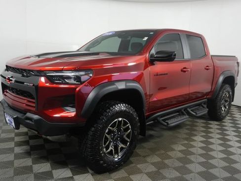 Used 2026 Chevrolet Colorado ZR2 w/ Technology Package AWD/4WD image 7