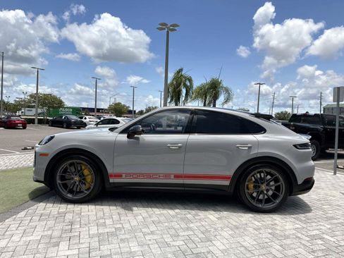 Used 2024 Porsche Cayenne Turbo GT AWD/4WD image 3
