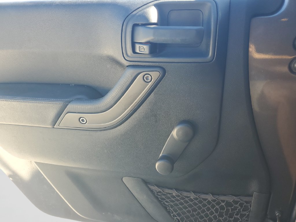 Used 2018 Jeep Wrangler Sport AWD/4WD image 19