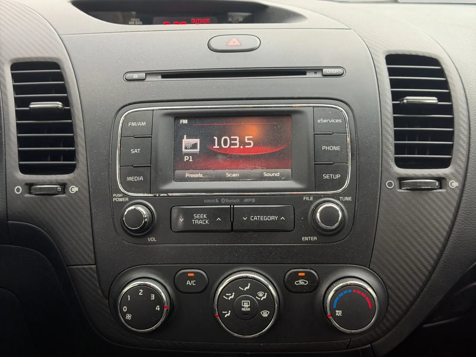 Used 2015 Kia Forte EX w/ Premium Package FWD image 15